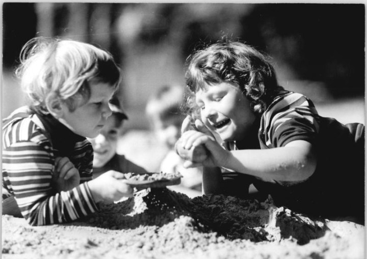 Neetzow, Kindergartenkinder im Spiel